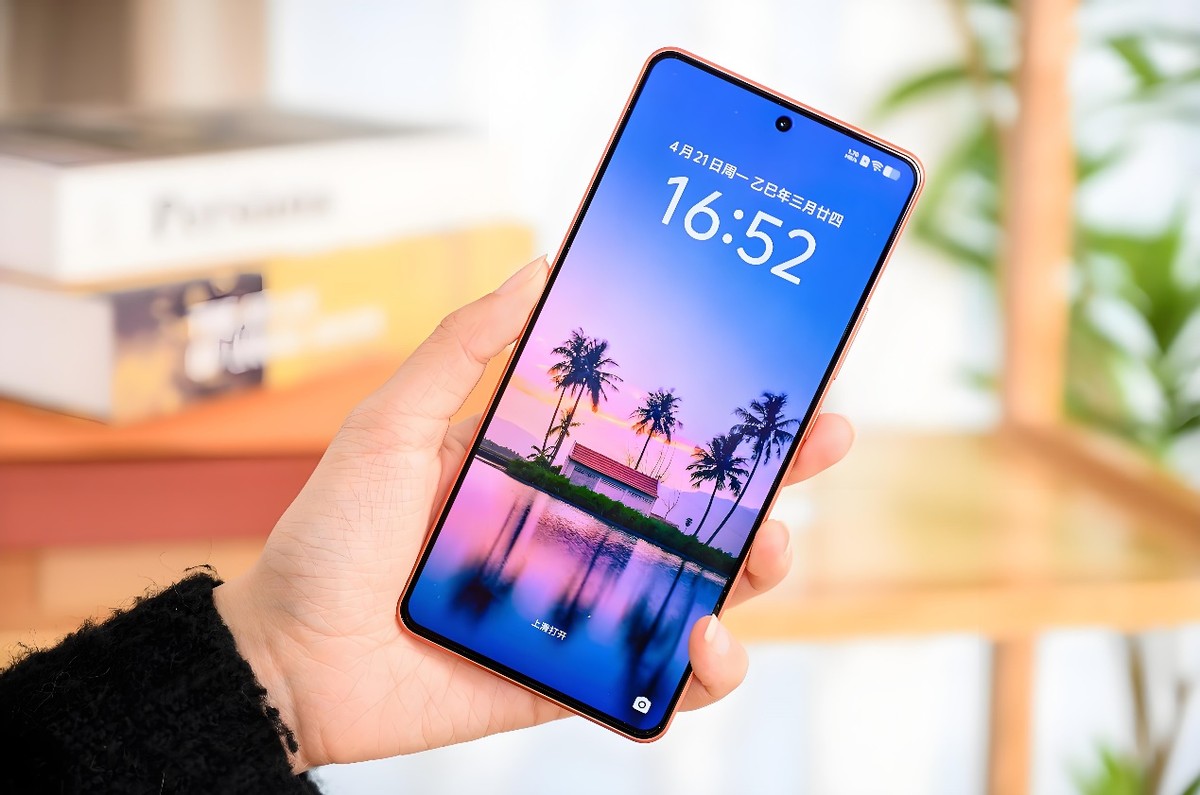 1000多元游戏手机买什么?骁龙8sGen4+7000mAh,到手价1699元