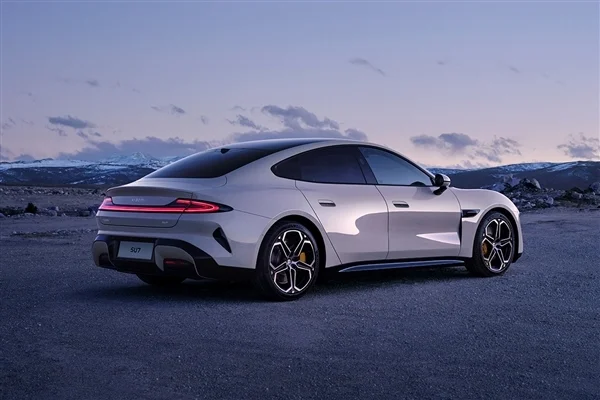 7月新能源汽车预计销量101万辆 占比突破54%