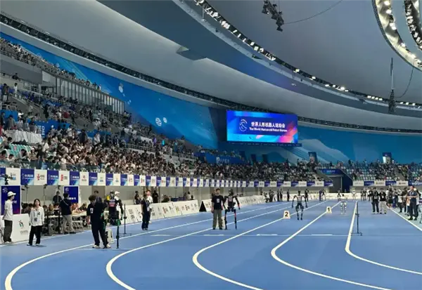 再摘一金！宇树科技获4&times;100米接力赛冠军