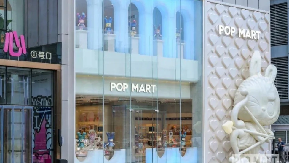 王宁掏出迷你版LABUBU