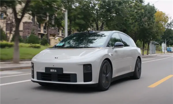 23.98万的i6 这才是理想纯电该有的样子